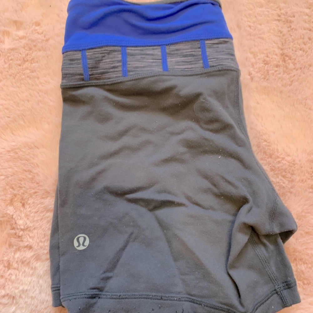 Lululemon size 4